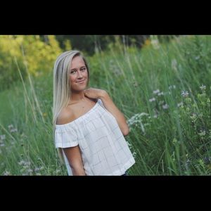 CLOTH AND STONE- off the shoulder top